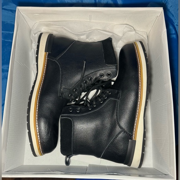 Express Leather Sneaker Boot - size 8 - Picture 2 of 11